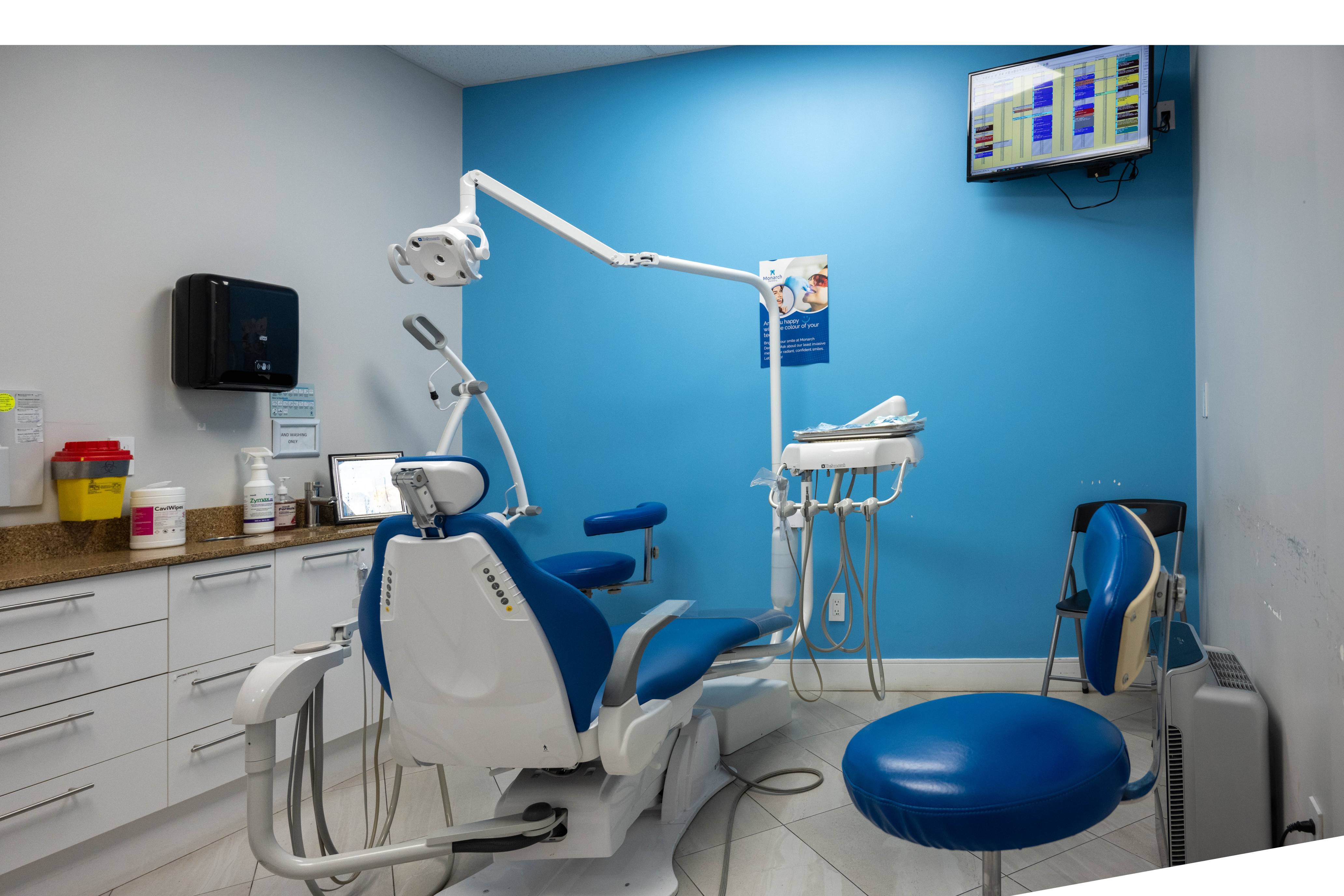 Monarch Dentistry - Kitchener dental clinic in Kitchener - Photo 2